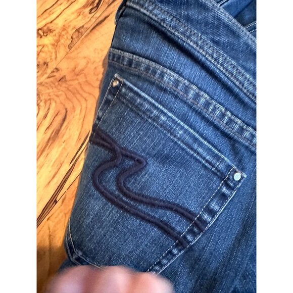 White House Black Market “Blanc” Jeans – Size 6R – Classic Blue Denim - Picture 5 of 7